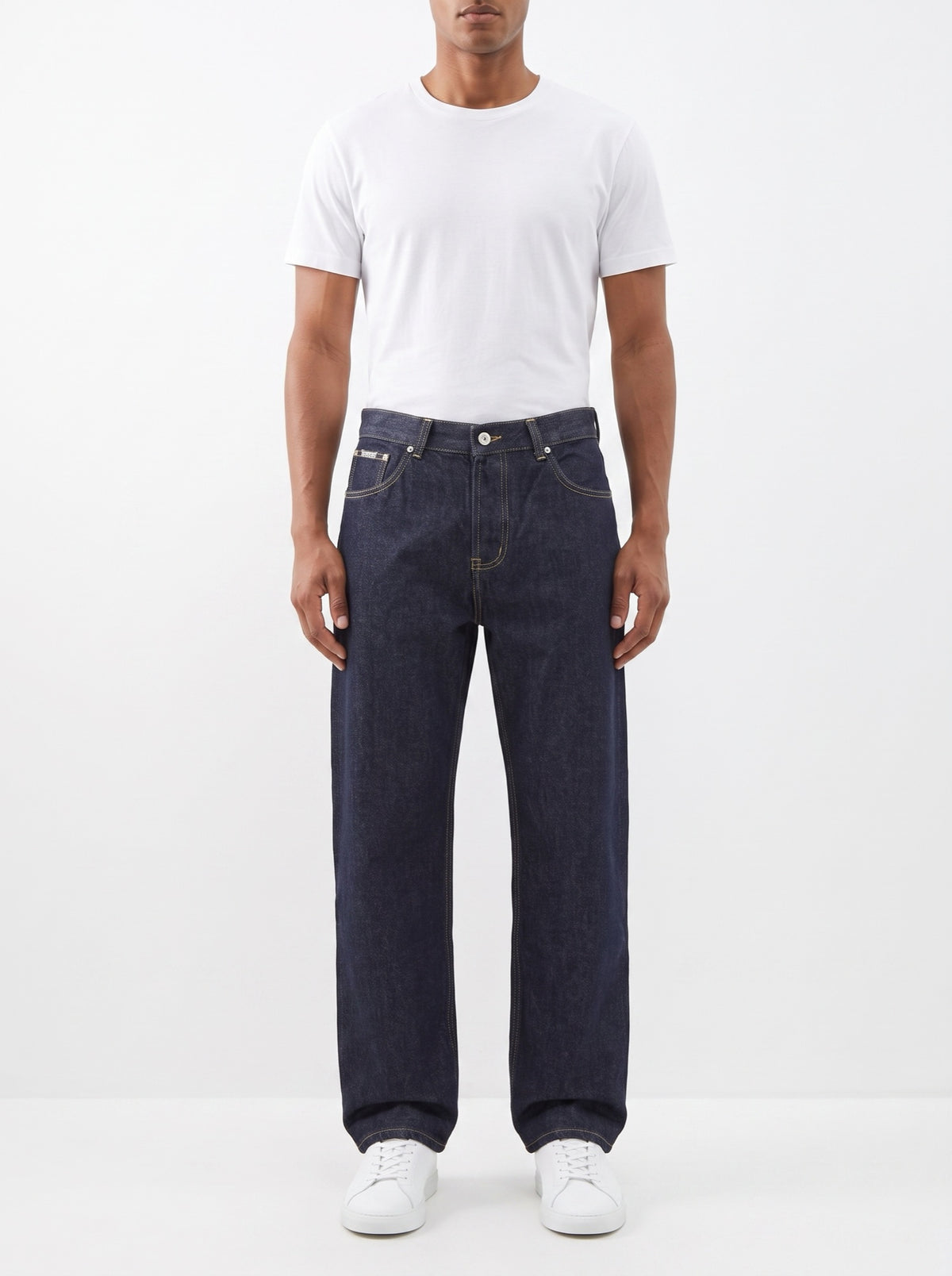 Relaxed Fit with Wide Leg in Washed Black — front view