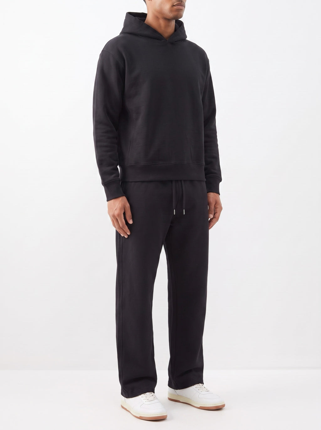 2-Piece Loose Fit Set, Hoodie and Sweatpants – Black — three-quarter view