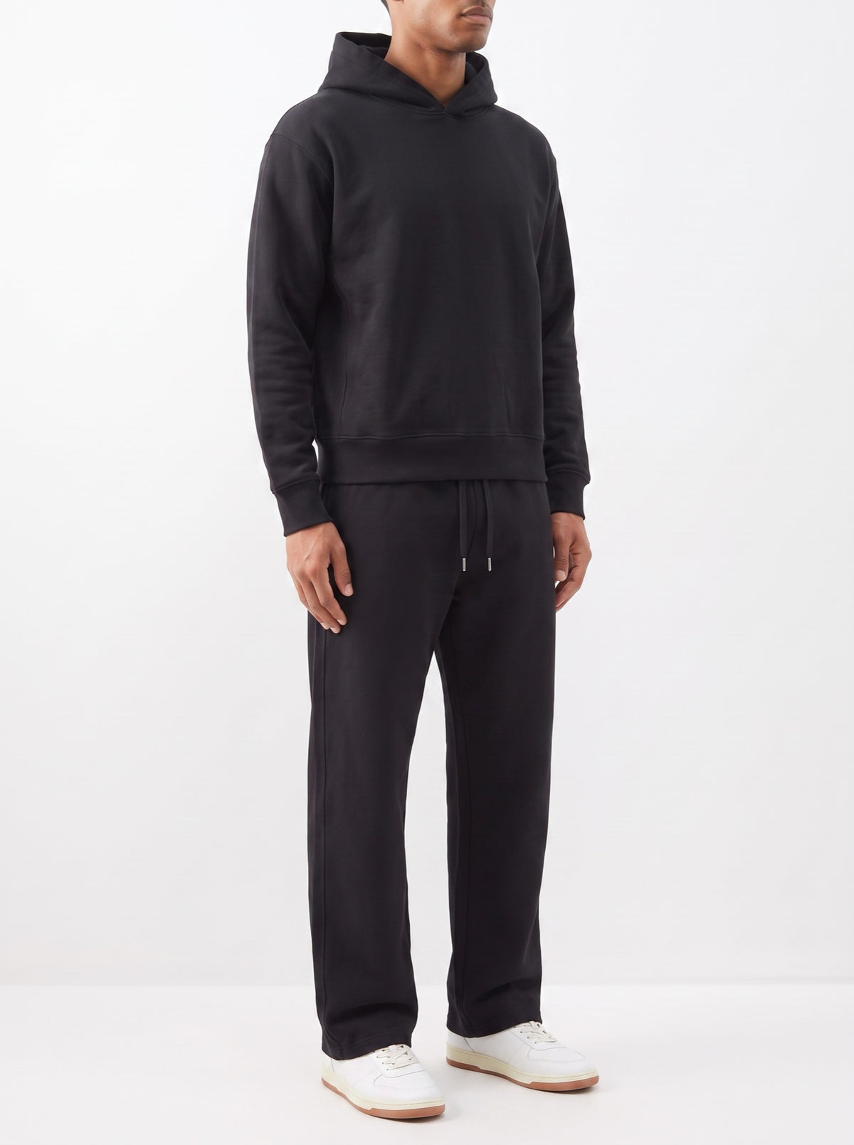 2-Piece Loose Fit Set, Hoodie and Sweatpants – Black — three-quarter view