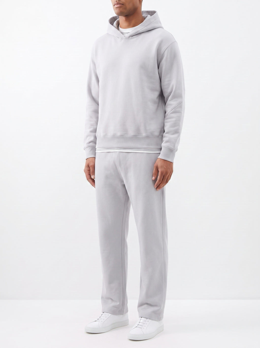 2-Piece Loose Fit Set, Hoodie and Sweatpants – Gray — three-quarter view